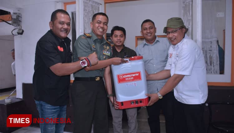 Malang Bersatu Lawan Corona, PT Sari Bahari Sumbang Alat Semprot Disinfektan