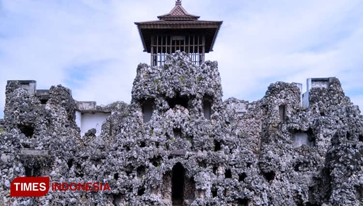 Gua Sunyaragi, Situs Bersejarah di Kota Cirebon yang Terbuat dari Batu Karang