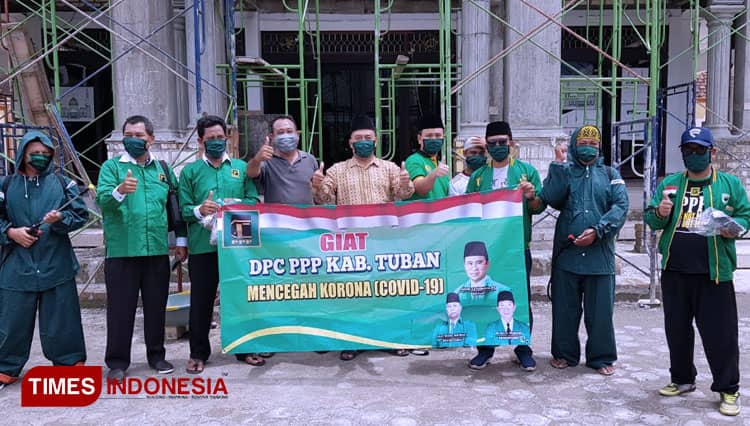 DPC PPP Tuban Baksos di Pemukiman Padat Sampai Pekerja Bangunan