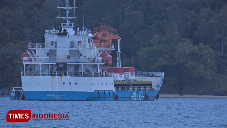 Kapal Peti Kemas Asal Surabaya Tak Diizinkan Merapat ke Dermaga Taliabu