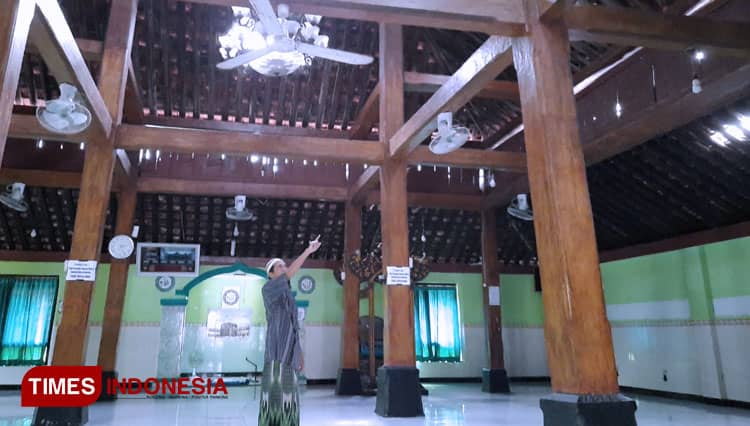 Kisah Masjid Tu Bagus Abu Yamin Masjid dari Sebatang Pohon Jati