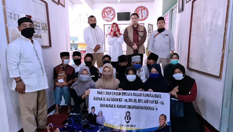 Al Ma'soem Grup Santuni Ratusan Dhuafa