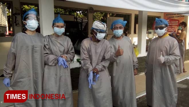 Tim Dukungan Psikososial Unika Soegijapranata Hibur Pasien Positif Covid-19