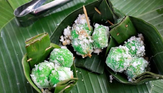 Klepon, Indonesian Stuffed Chewy Munchies