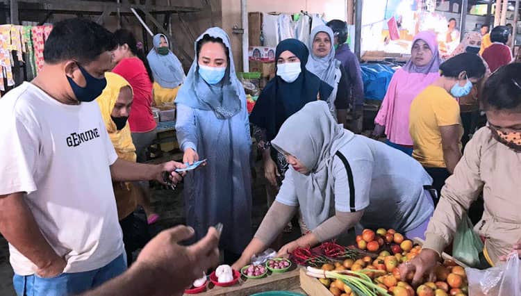 Kunker di Halmahera Utara, Alien Mus Sapa Pedagang Pasar Tobelo