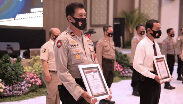Kapolsek Kedungkandang Kota Malang Dapat Penghargaan dari Kapolda Jatim