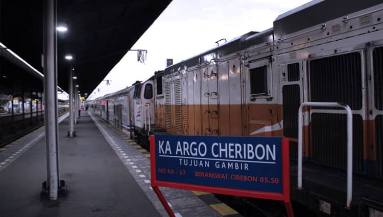 Masyarakat Cirebon Bisa Kembali Menikmati Layanan Kereta Api Argo Cheribon