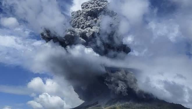 Erupsi Gunung Sinabung, Warga Diminta Waspada