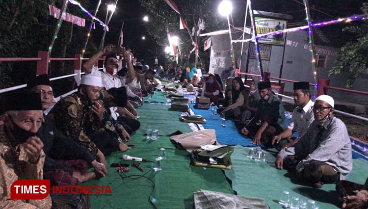 Warga Banyuwangi Peringati Pergantian Tahun Baru Islam dengan Ancak Suro