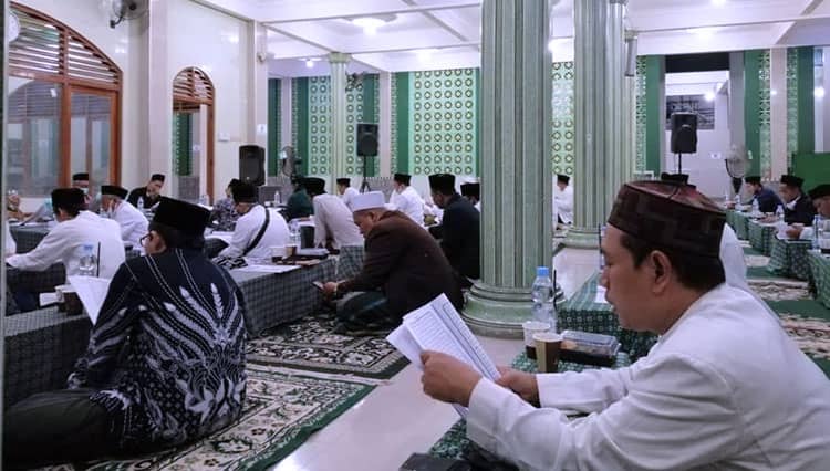 Berharap Covid-19 Usai, PCNU Jombang Khataman Kitab Shahih Bukhari dalam Semalam