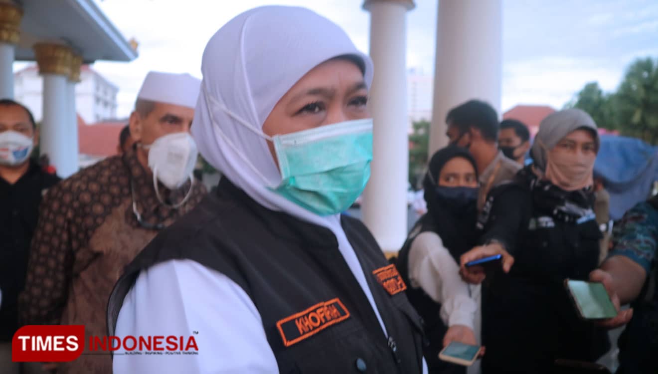 Khofifah Was-Was Bandar Judi Online 'Caplok' Bantuan Corona Warga Desa