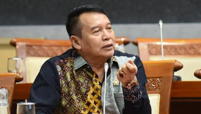 TB Hasanuddin: Perpres Pelibatan TNI Harus Berdasarkan Perintah Presiden