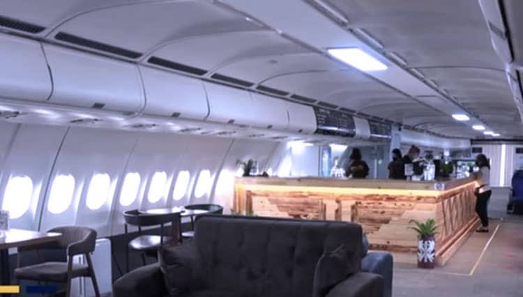 Coffee Wat, Cafe Pesawat Thailand Bagi Anda yang Rindu Suasana Kabin