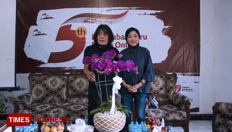 Buku '70 Tahun Maestro Rock Indonesia' Kado Ulang Tahun untuk Ian Antono