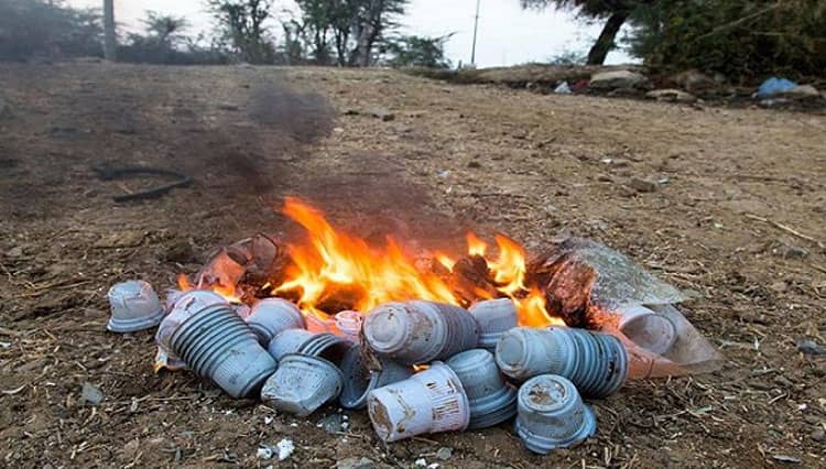 Bahaya untuk Kesehatan, Mulai Sekarang Setop Bakar Sampah Plastik