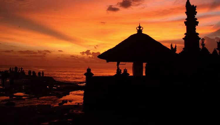 5 Spot Terbaik Menikmati Sunset di Indonesia