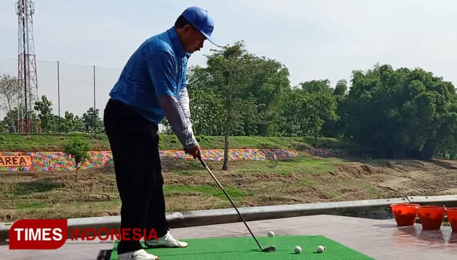 Wali Kota Madiun Resmikan Driving Range, Pengunjung Bisa Main Golf di Bantaran Kali Madiun