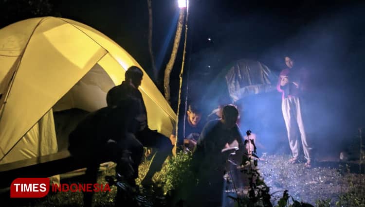Kemah Seru di Bukit Blater Padaherang Pangandaran