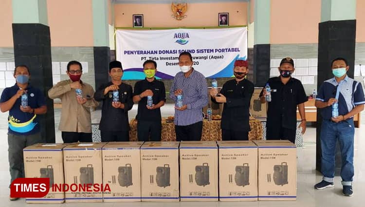 Aqua Banyuwangi Serahkan Bantuan Unit Sound System Aktif di 14 Desa