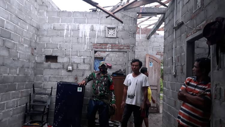 Puting Beliung Terjang Desa Ringinanom Blitar, Satu Orang Luka Parah Tertimpa Beton