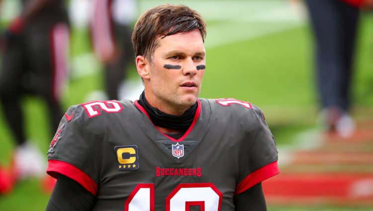 Kenalan Lebih Dekat dengan Si Ganteng Tom Brady