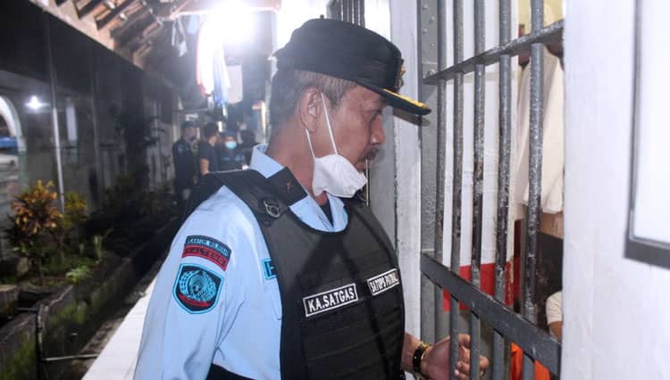 Razia Lapas Banyuwangi, Ditemukan Ratusan Benda Terlarang di Sel Tahanan