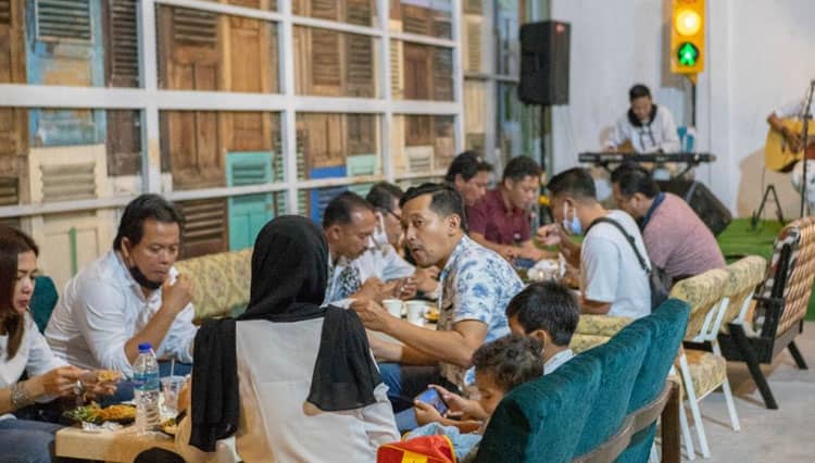 Kafe Setasiyun Kawak Madiun Hadir dengan Tema Klasik Vintage