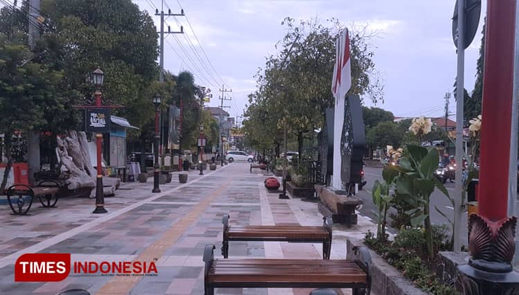 Trotoar Kartonyono Ngawi, Jalur Pedestrian yang Asyik Buat Nongkrong dan Selfie
