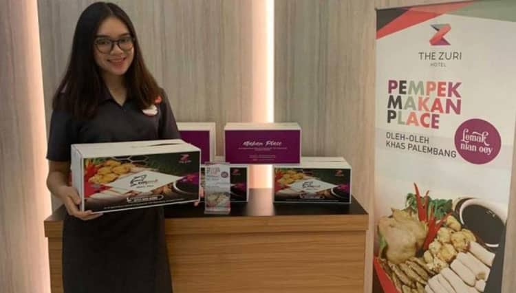 Kangen Makan Pempek? The Zuri Hotel Palembang Hadirkan Paket Pempek Makan Place Penggugah Selera