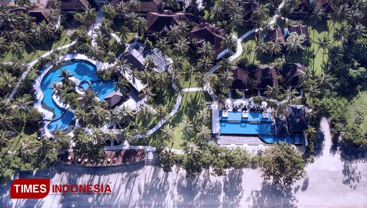 Holiday Resort Lombok, Pilihan Tepat Staycation di Tepi Pantai