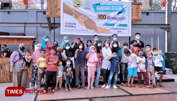 Himas Coffee and Eatery Cirebon Berbagi dengan Kaum Duafa