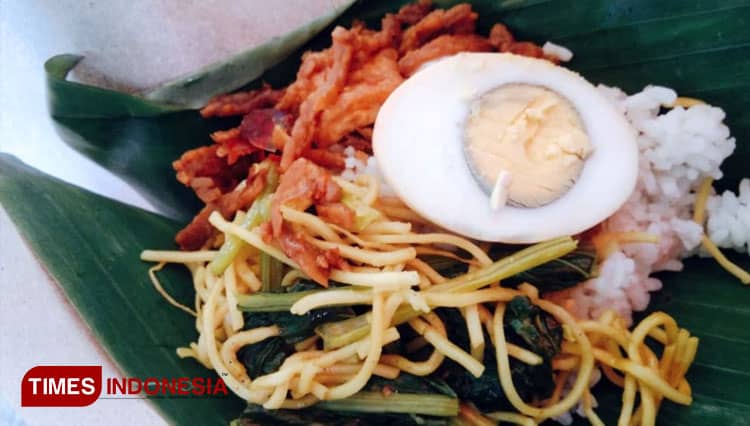 Di Pacitan Ada Nasi Bungkus Rp 5.000-an yang Laris Manis, Lapak Sego Hits Mangewu