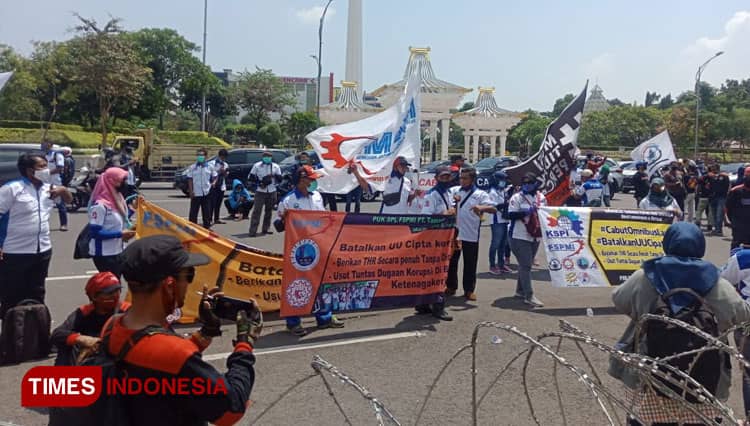 Buruh Kembali Berdemo Tolak Omnibus Law