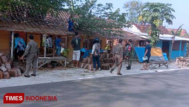 Sejumlah Warung Remang Remang di Lamongan Dibongkar Warga