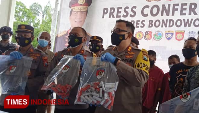 Menjual Mercon, 5 Warga Diamankan Polres Bondowoso