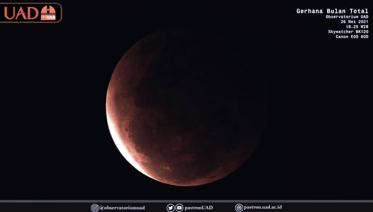Membanggakan, UAD Berhasil Amati Supermoon dan Gerhana Bulan Total