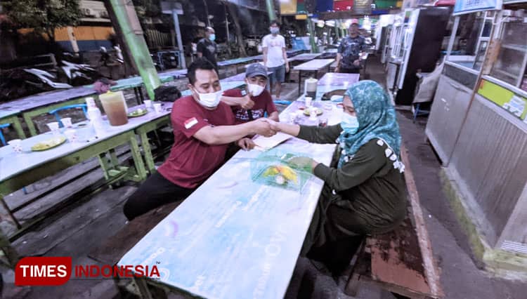 Pecinta Burung Asal Lamongan Rela Tukar Mobil dengan Sepasang Lovebird
