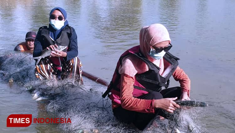 Wisata MBS Gresik, Nikmati Ikan Hasil Tangkapan Sendiri