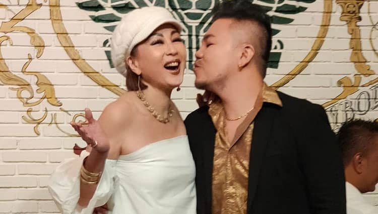 Ben Gun Rayakan Ultah Bernuansa Gold, Intip Dress Code Para Sosialita Surabaya  