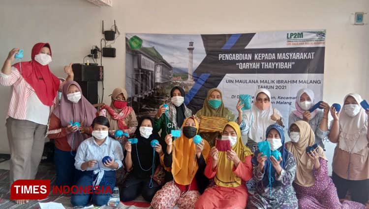 Dosen dan Mahasiswa UIN Maliki Malang Lakukan Pengabdian di Desa Gading Kulon
