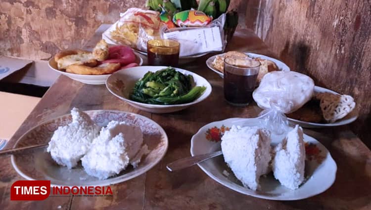 Dosen UC Surabaya Meneliti Makna Aron Dalam Upacara Kasodo Masyarakat Tengger