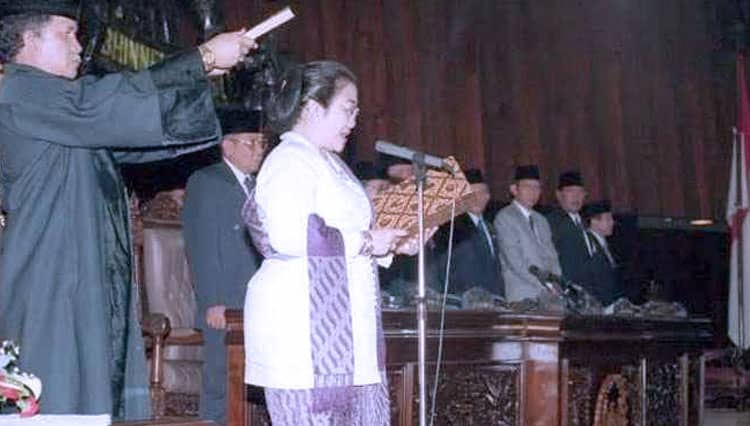 Sejarah Hari Ini: 23 Juli, Gus Dur Lengser, Megawati Dilantik sebagai Presiden