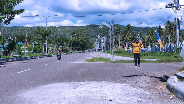 Dinas PUPR Malut Tambah Lampu Hias Jalan Ibukota Sofifi