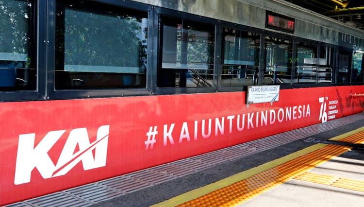 PT KAI Pasang Livery khusus HUT RI