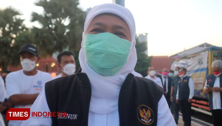 Gubernur Khofifah Minta Lab Turunkan Harga Test PCR Sesuai Arahan Presiden