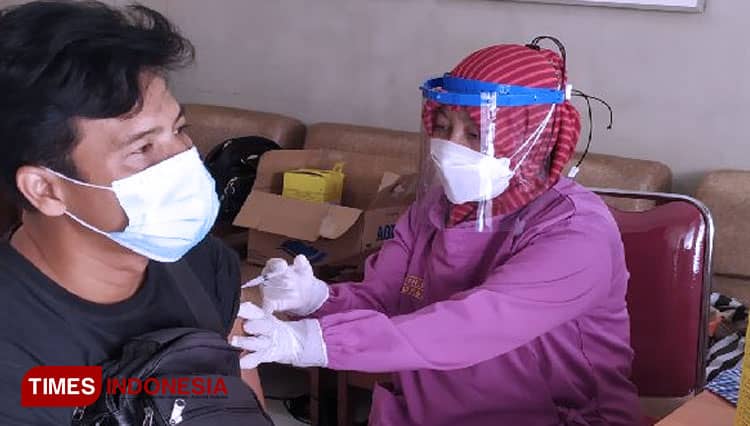 Vaksinasi Covid-19 Moderna Diberikan untuk 357 Warga Wangon Banyumas