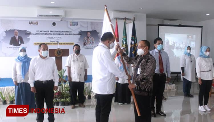 Resmi Dilantik, ini Pesan Rektor UWG Malang pada Pengurus IKAWIGA Periode 2021-2025