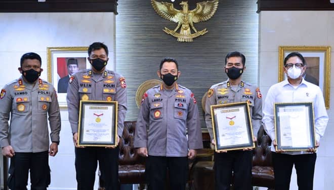 Sukses Jalankan Program Polri Presisi, Kapolri Dapat 3 Rekor Muri