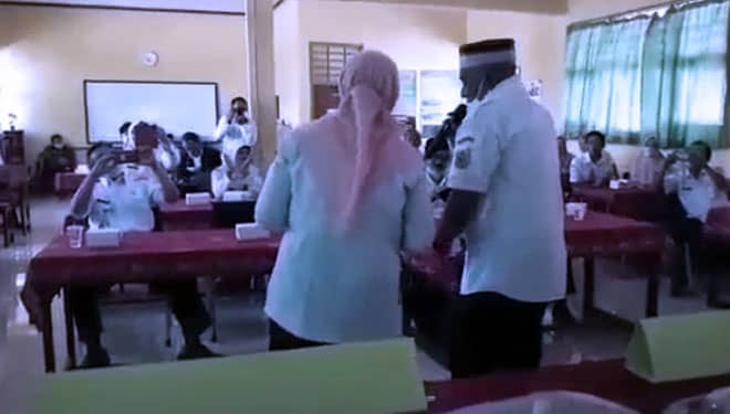 Kepala Dikbud Bondowoso yang Dangdutan di Kelas Disanksi Penundaan Kenaikan Pangkat