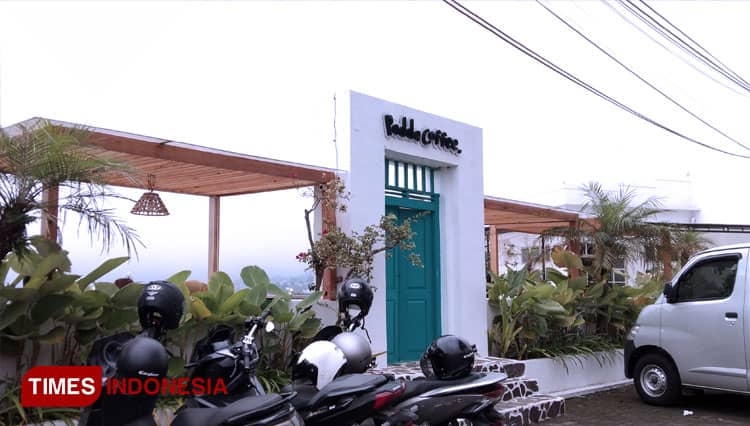 Padda Coffee, Nikmati Suasana Alam Sembari Ngopi di 1300 Mdpl